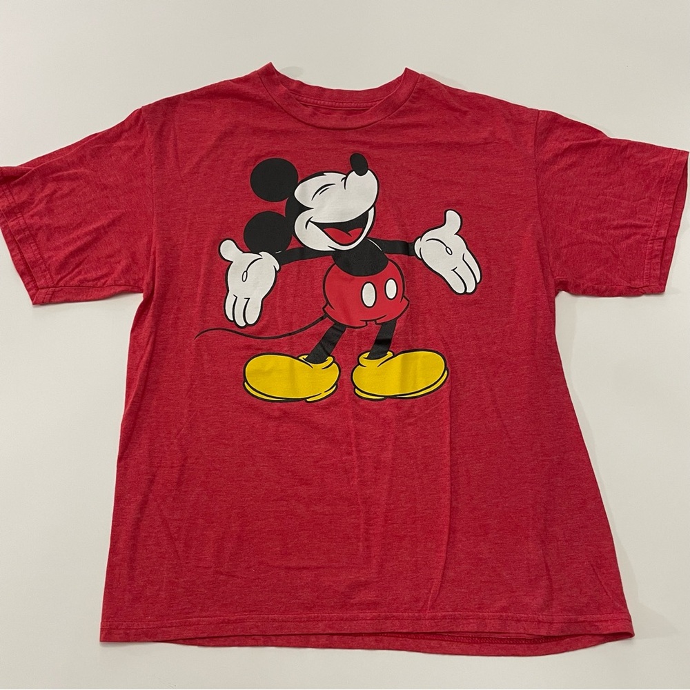 Disney Boys Red Mickey Mouse Tshirt, size XL